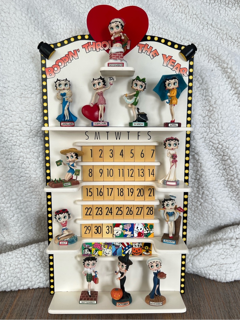 Danbury Mint “BOOPING Through The Years” Wall Calendar Betty Boop + 12 Figurines